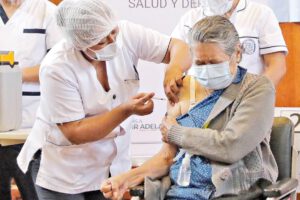 Vacunas contra el Covid-19 en Santa Cruz y Cochabamba