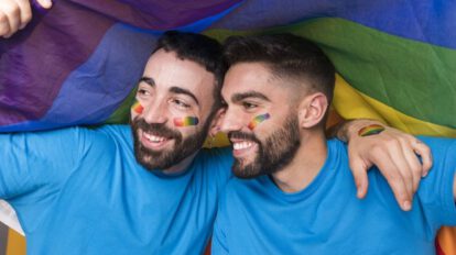 Ceremonia de unión homosexual en protesta al Vaticano