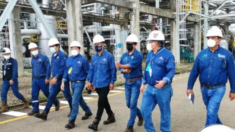 Inspección a las instalaciones de la planta de urea y amoniaco