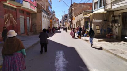 Paro cívico en Oruro en la Super Feria y el mercado Fermín López