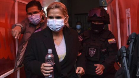 Añez denunciada por segunda vez por el mismo delito