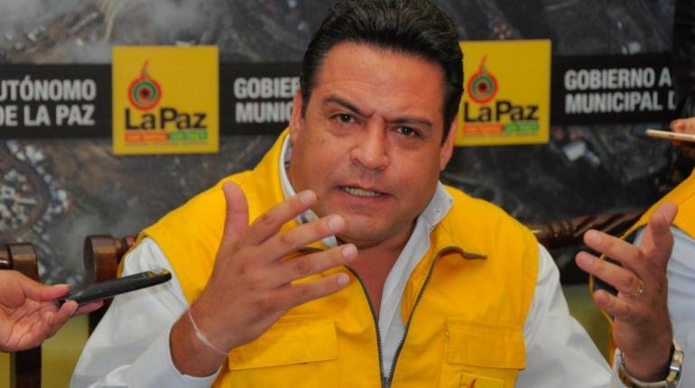 Luis Revilla comparece ante la Fiscalía por denuncia de Emapa