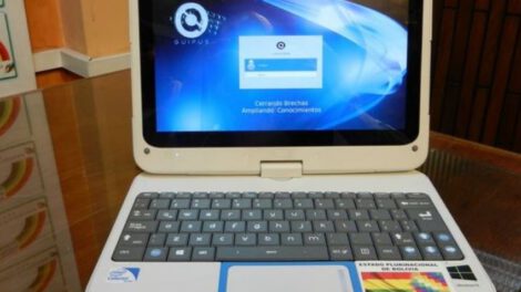 Computadoras Kuaa para estudiantes en situación de pobreza