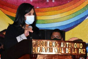 Maritza Huarachi asume la dirección del Sedes de La Paz