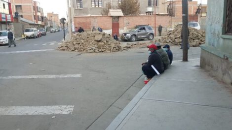 Bloqueo de ferrocarril por el sector transporte en Bolivia