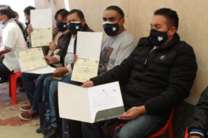 Privados de libertad en Chonchocoro reciben certificados de graduación del programa de Post Alfabetización