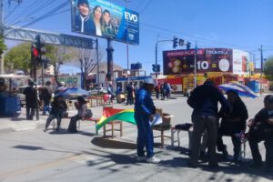 Bloqueos en Oruro por maestros y trabajadores en salud