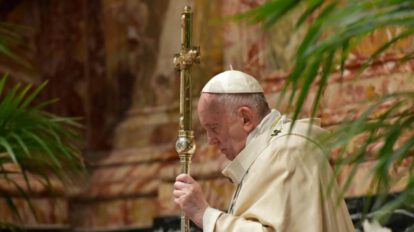 Papa Francisco pide paz en Birmania durante misa en la basílica de San Pedro