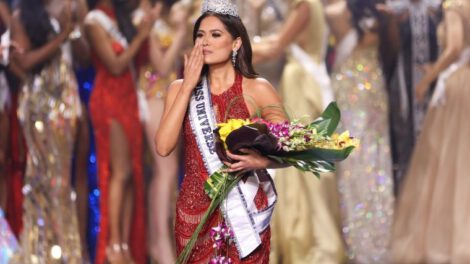 Miss Universo 2021 Andrea Meza y premio de 10 mil dólares a Lenka Nemer