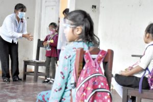 Retorno a clases dependiendo del informe epidemiológico