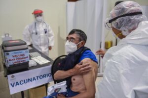 Vacunación masiva en La Paz y El Alto