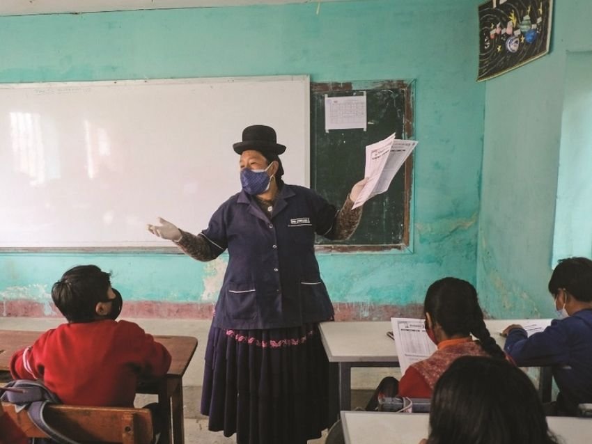 Aplazados y regreso a clases en Bolivia