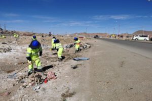 Campaña de limpieza de carreteras limpias y seguras hacia Capachos