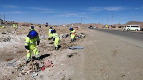 Campaña de limpieza de carreteras limpias y seguras hacia Capachos