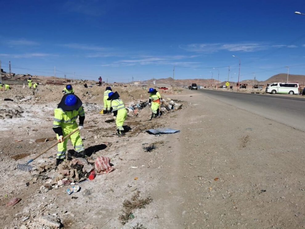 Campaña de limpieza de carreteras limpias y seguras hacia Capachos