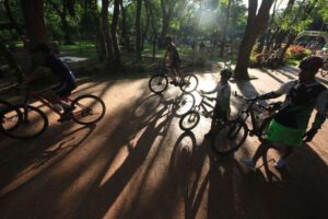 Prohibición de bicicletas en Santa Cruz para frenar contagios de Covid-19