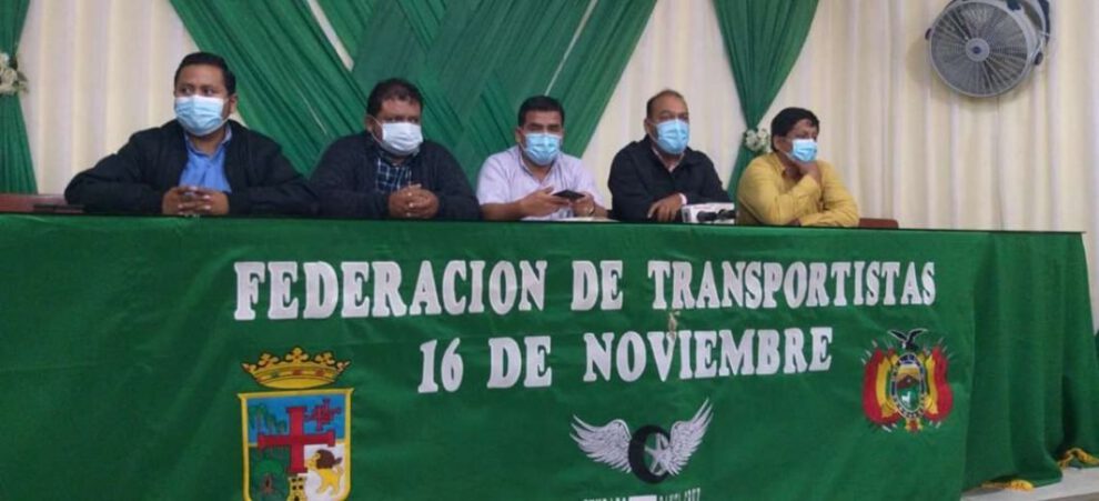 Transportistas en estado de emergencia en Santa Cruz