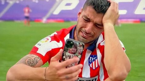 Luis Suárez se emociona hasta el llanto tras ganar el campeonato de la Liga Española