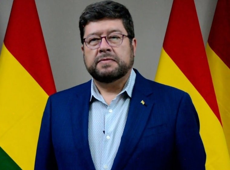certificado de vacunación Covid-19 propuesto por Samuel Doria Medina
