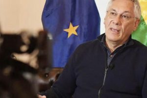 Eduardo Rodríguez Veltzé internado tras contagiarse de Covid-19
