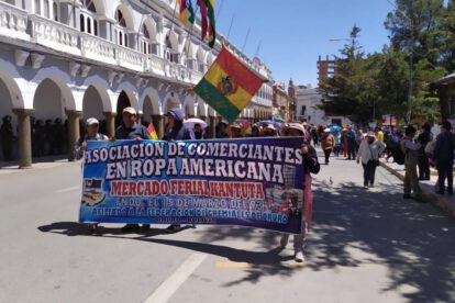 Gremiales marchan en contra del Decreto Supremo 28761