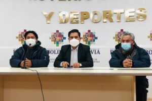 Vacuna anticovid para maestros en Bolivia