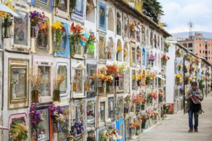 Ingreso al Cementerio General de La Paz para evitar aglomeraciones