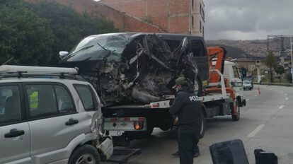 Colisión múltiple en La Paz dejando al menos siete personas heridas