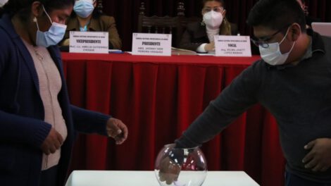 Santiago de Andamarca y la suerte en la elección de concejalía