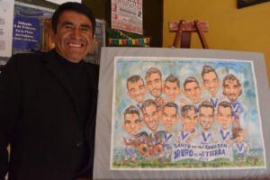 Miroz exposición Oruro con retratos de personalidades