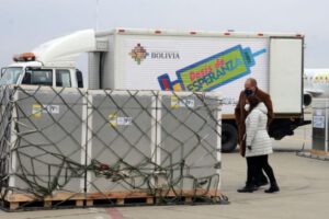 Bolivia recibirá un lote nuevo de 1 millón de vacunas chinas Sinopharm