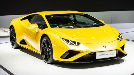 Creyente casi muere tras ayunar más de un mes para recibir un Lamborghini