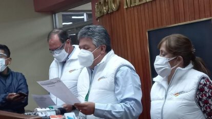 Médicos suspenden paro para ayudar a contener los contagios masivos de Covid-19