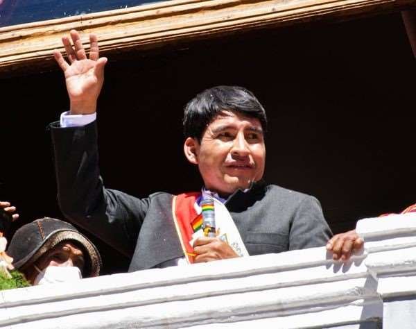 Gobernador de Chuquisaca Damián Condori ante el intento del MAS de ocupar su cargo
