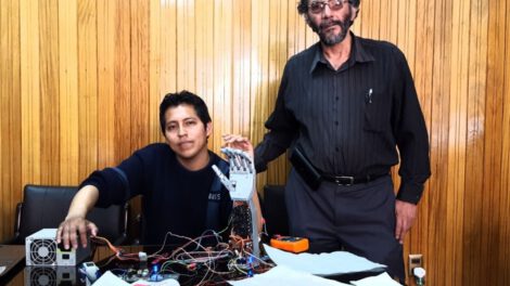Rector de la UTO, David Ismael Rojas, afirma que la institución tiene una posición política imparcial