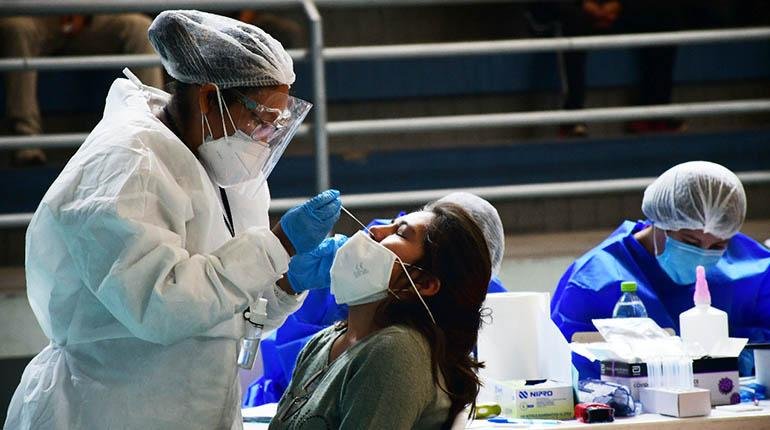 Covid-19 en Bolivia: reportes de casos y decesos