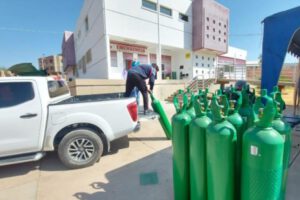 Arribaron a Bolivia 34 toneladas de oxígeno medicinal