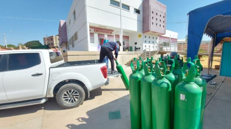 Arribaron a Bolivia 34 toneladas de oxígeno medicinal