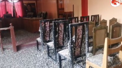 Concejo Municipal de Achacachi lleno de heces de palomas