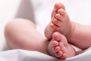 Investigación a personal médico por quemaduras en el brazo de una beba de cinco meses