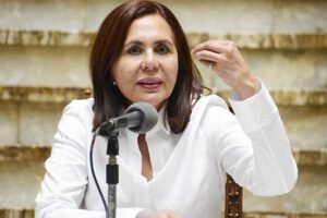 Imagen referencial de Karen Longaric cuando era canciller de Bolivia