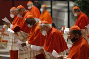 Vaticano endurece penas pedofilia