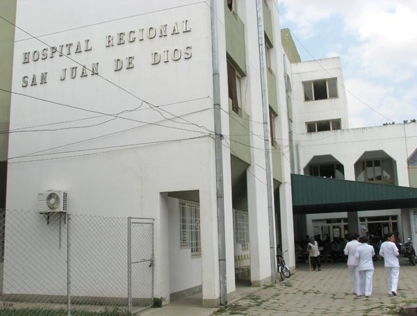 Personal de salud en Tarija reclama sueldos adeudados en el Hospital San Juan de Dios