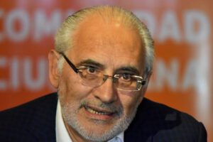Carlos Mesa acusa al Gobierno de Arce por las muertes de Covid-19 en el país