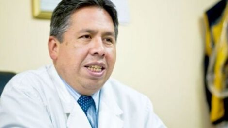 Imagen referencial del presidente del Colegio Médico de Bolivia, Luis Larrea