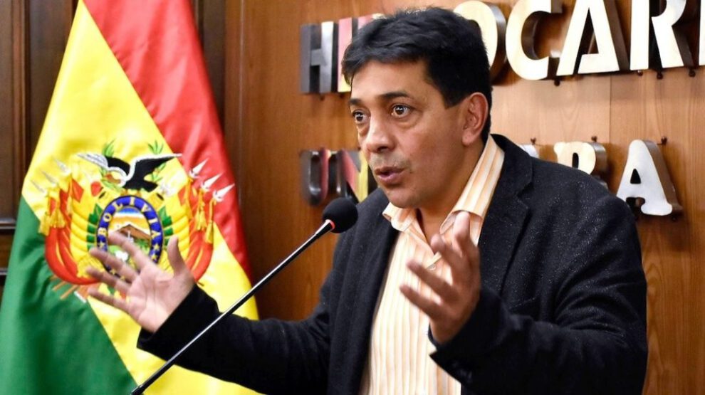 Compra irregular de seguros YPFB