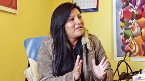 Denuncian que exalcaldesa de El Alto dejó al distrito 14 sin un centavo