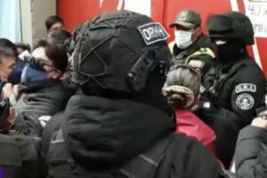 Protestas por falta de vacunas en La Paz y El Alto