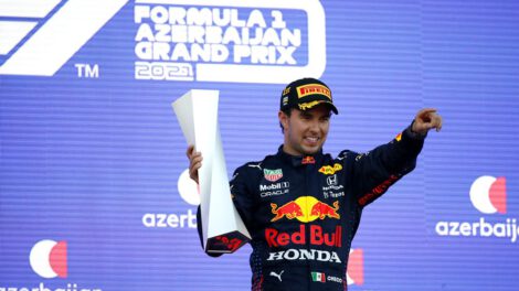 Checo Pérez victoria Bakú en el Gran Premio de Azerbaiyán