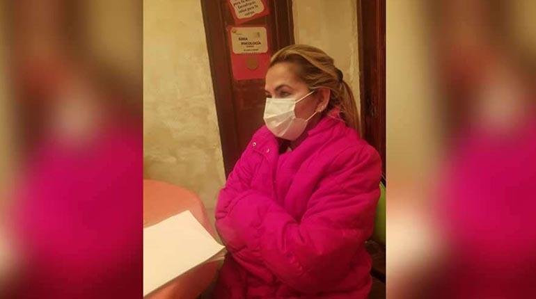 Jeanine Añez sufre una descompensación durante la audiencia del caso Gases Lacrimógenos